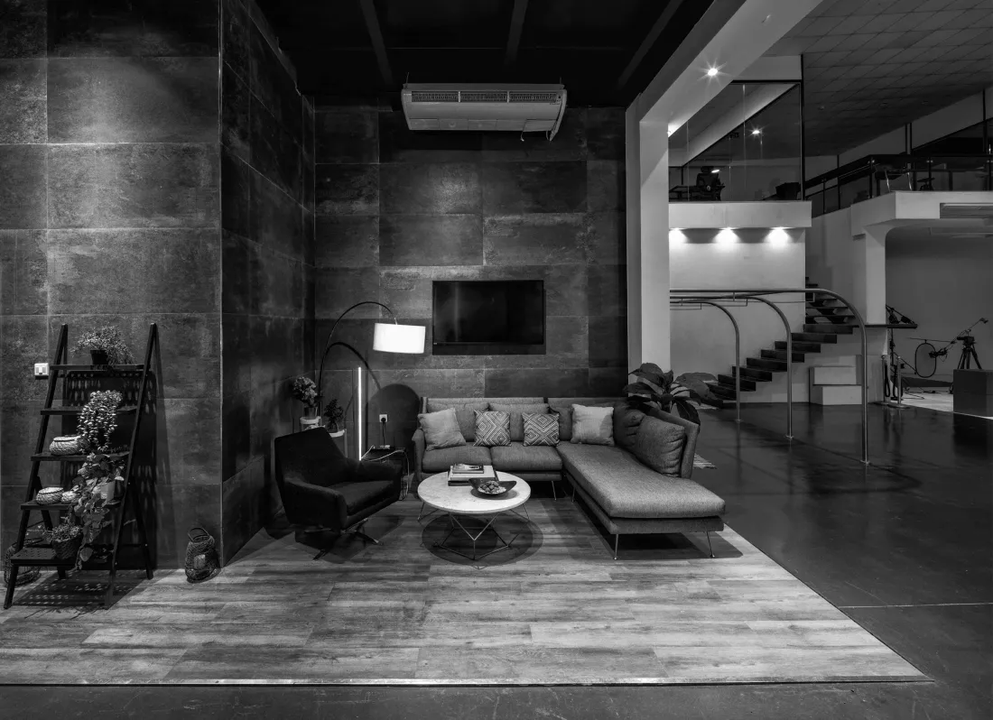 2-Studio